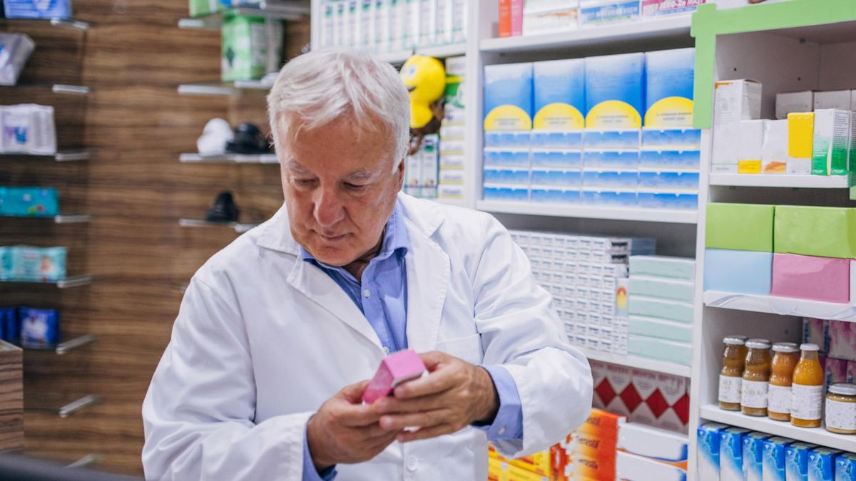 Pilny komunikat GIF. W leku znaleziono szkło