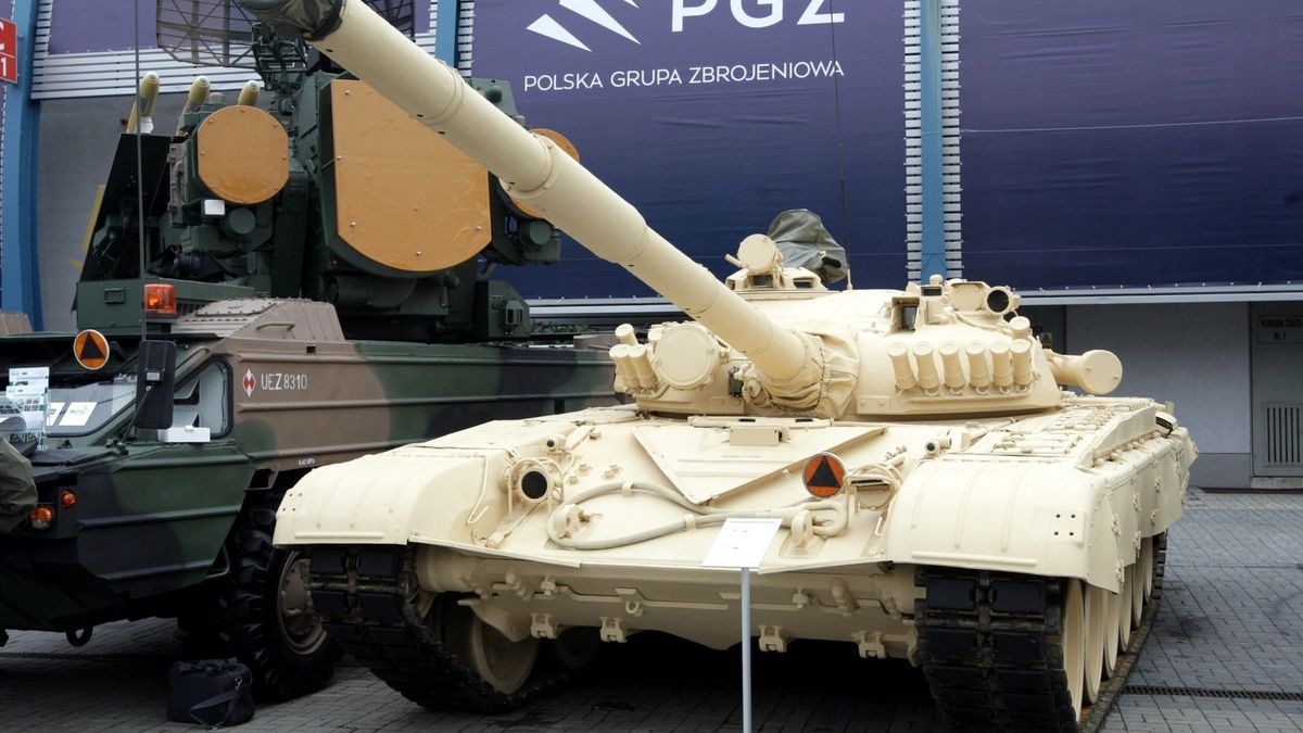 Czołg T-72 M1 na Międzynarodowym Salonie Przemysłu Obronnego w Kielcach w 2016 r.