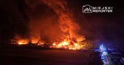 Pożar hali magazynowej pod Warszawą. Blisko 40 zastępów strażackich