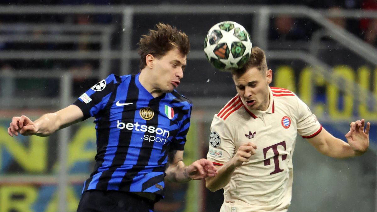 PAP/EPA / Na zdjęciu: Nicolo Barella (z lewej) oraz Josip Stanisic