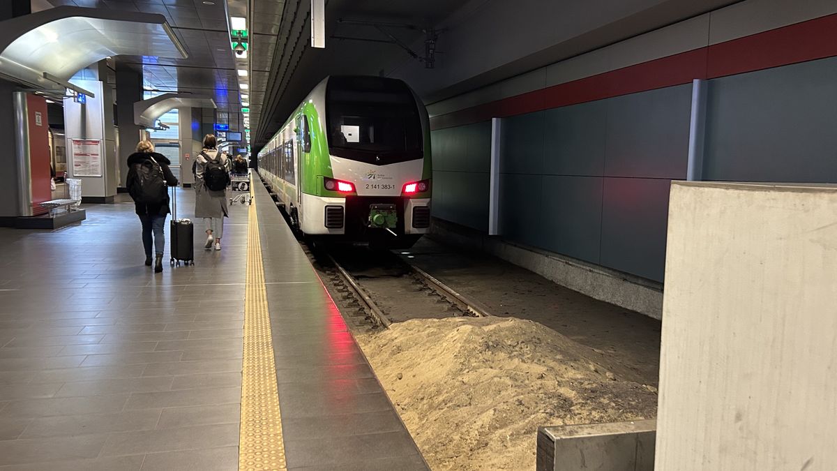 Stacja kolejowa Lotnisko Chopina