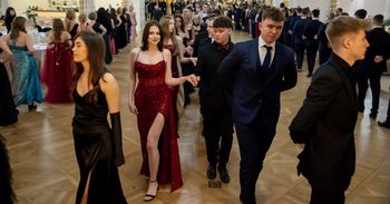 Poznań: Zachwycili polonezem. Studniówka Zespołu Szkół Przemysłu Spożywczego