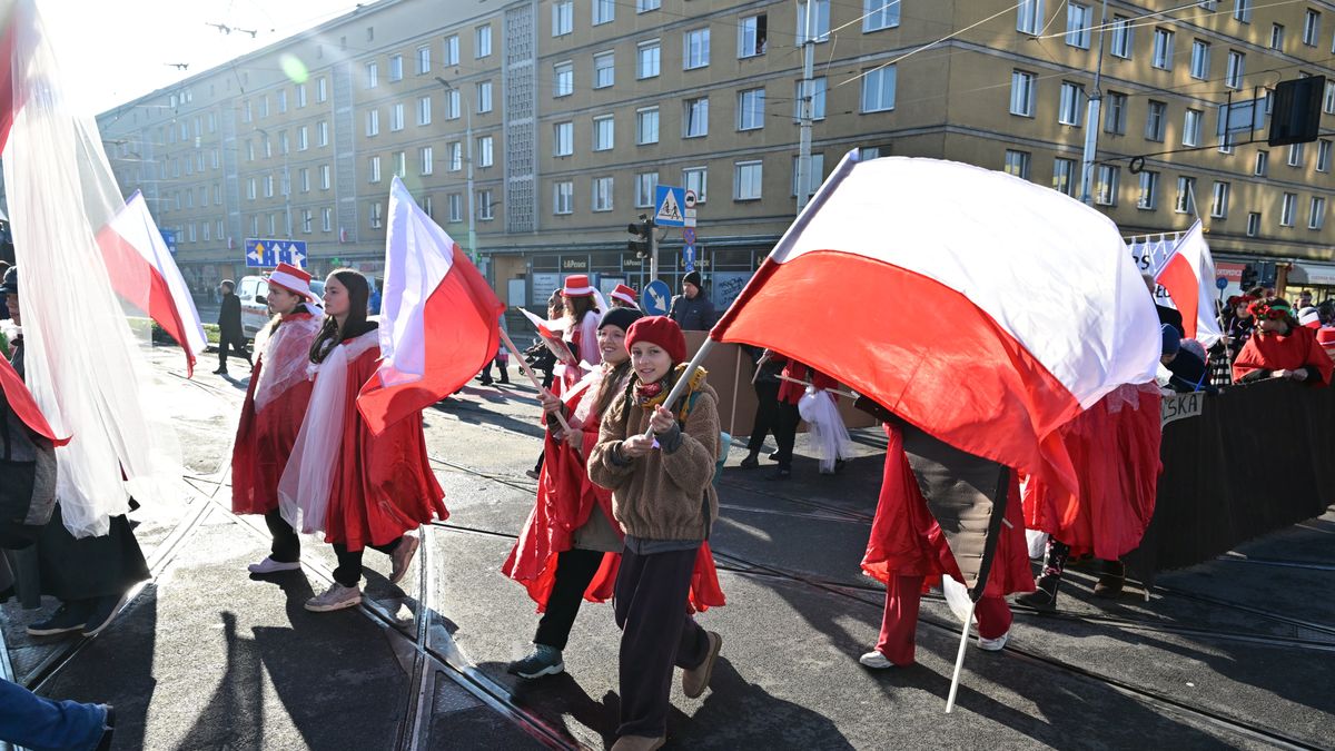 Wrocław 11.11.2025. Marsz Niepodległości 2025 we Wrocławiu, 11 bm. Trwają obchody Narodowego Święta Niepodległości. (ad) PAP/Maciej Kulczyński