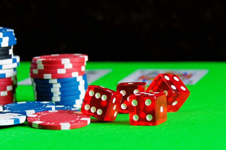 Określenie blue chips nawiązuje do pokera – pod tą nazwą kryją się najbardziej wartościowe spółki