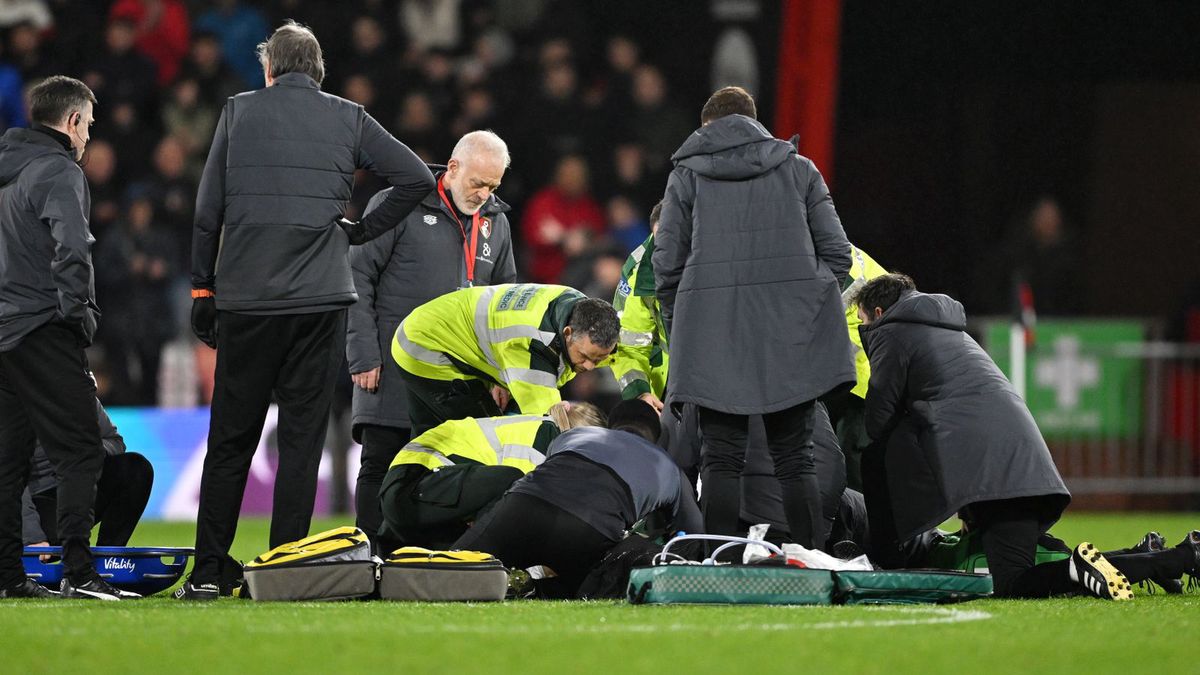 akcja medyków po zasłabnięciu Toma Lockyera w meczu Bournemouth - Luton