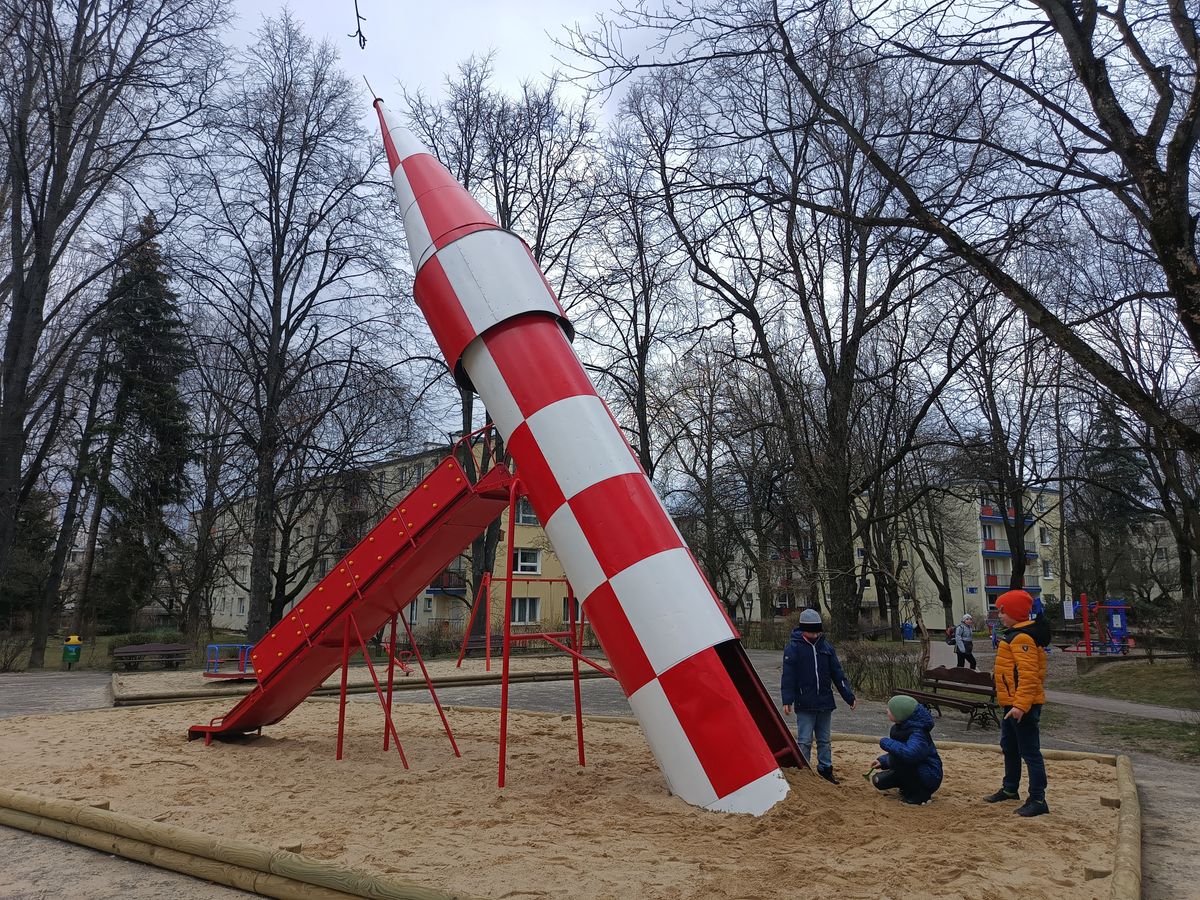 Rakieta na placu zabaw w Lublinie