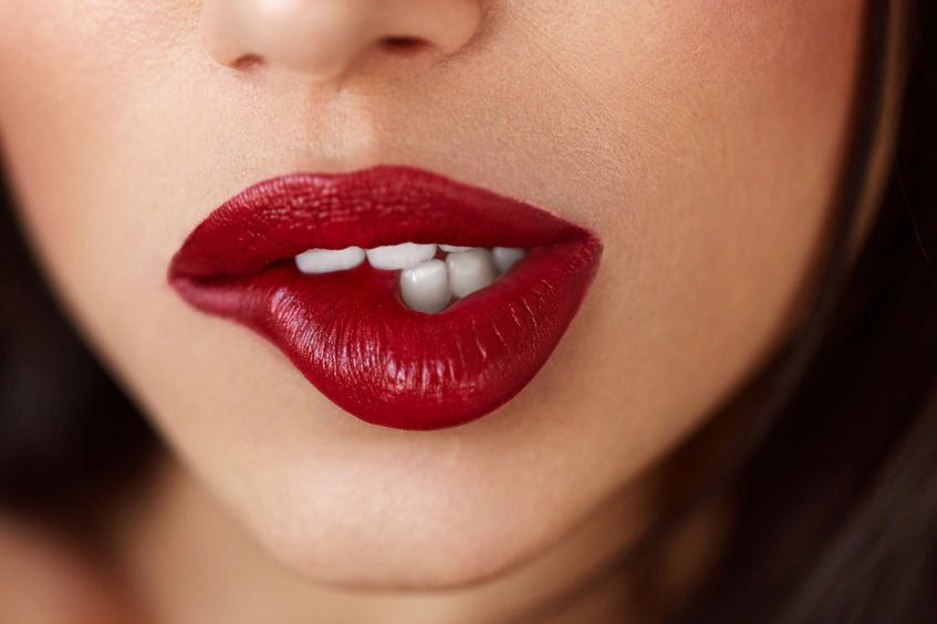 Czerwone usta - jak prawidłowo wykonać czerwony makijaż ust?