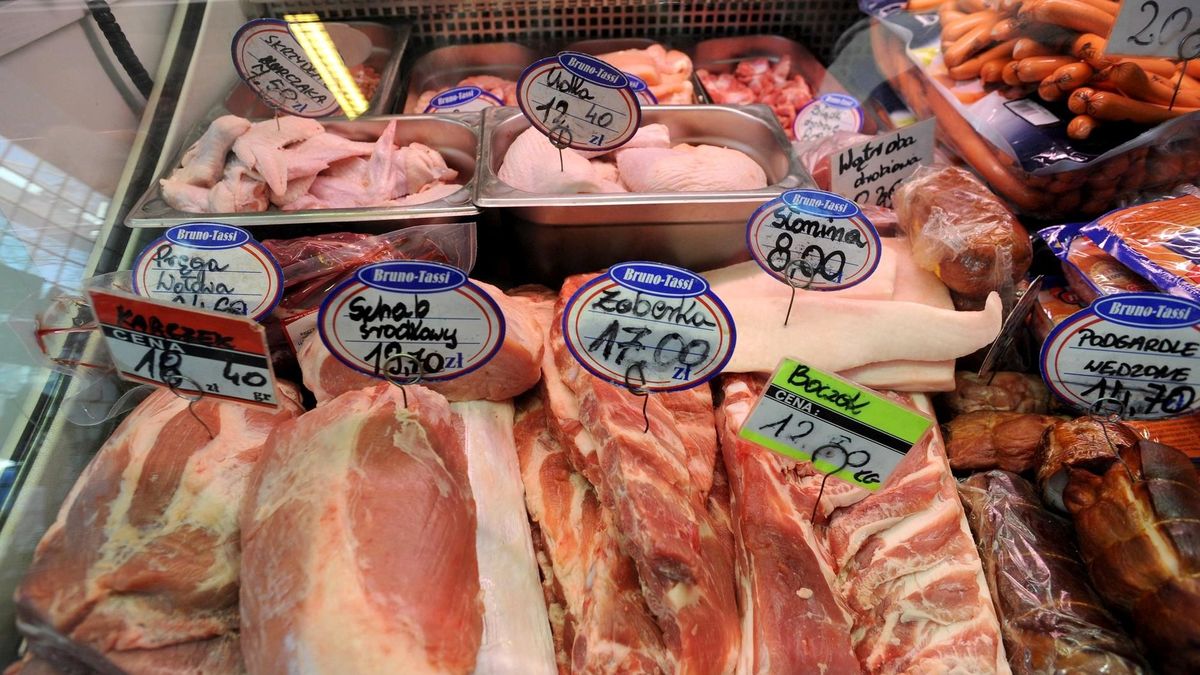 Na zdjęciu ceny na stoisku mięsnym w 2011 roku.