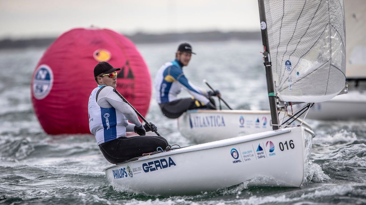 Piotr Kula na jachcie olimpijskiej klasy Finn