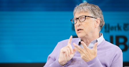 Szczepionka przeciw COVID-19 jak na grypę? Bill Gates podzielił się prognozami