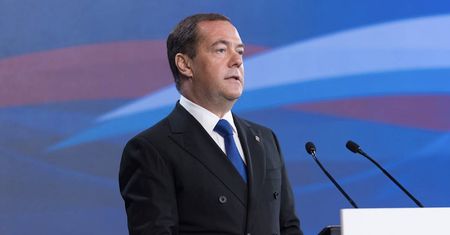 Miedwiediew: Możemy użyć broni jądrowej. "Zachód nawet nie kiwnie palcem"