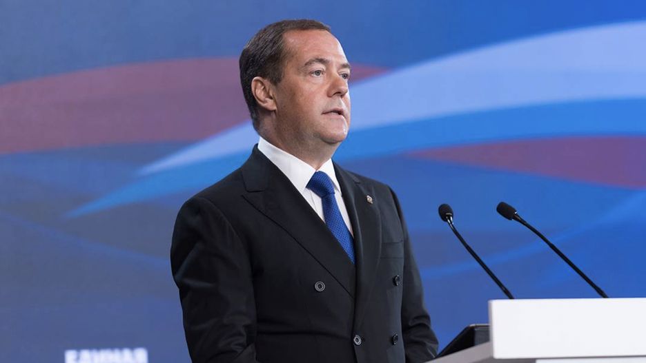 Zastępca szefa Rady Bezpieczeństwa Federacji Rosyjskiej Dmitrij Miedwiediew zamieścił we wtorek niepokojący wpis w mediach społecznościowych