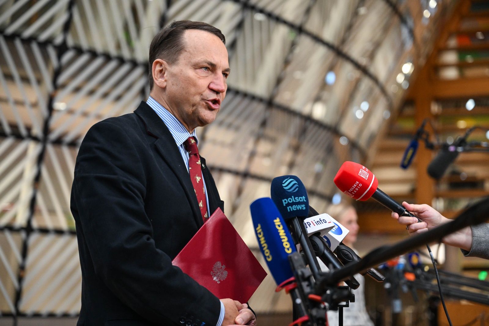 wiadomości,aktualności,WP Wiadomości Sikorski wprost o armii federalnej UE. Proponuje alternatywę