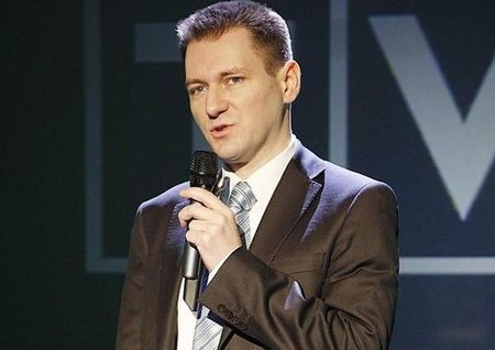 Farfał podpisał niejasną umowę z Rydzykiem