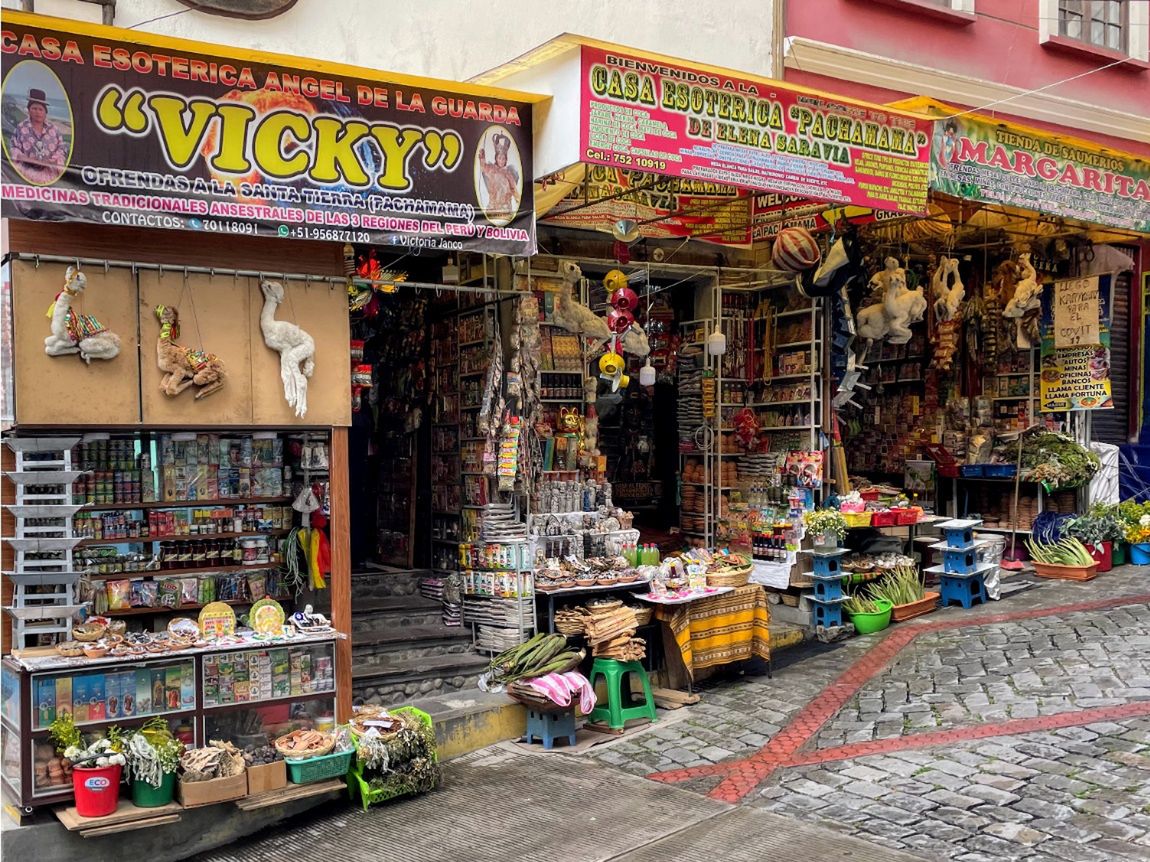 Mercado de las Brujas, czyli Targ Czarownic to ezoteryczne centrum La Paz, pełne sklepików z magią ludową