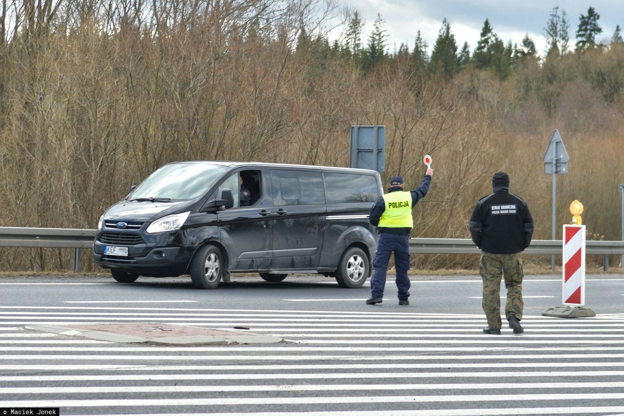 Kontrole na granicy potrwają do 1 lutego