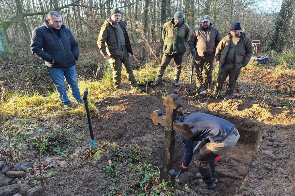 Zginęła z rąk żołnierzy Armii Czerwonej. Przeniosą jej szczątki po 80 latach