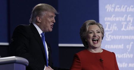Clinton zadowolona z debaty, Trump robi dobrą minę do złej gry