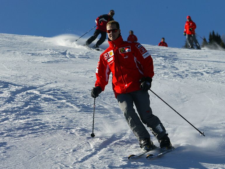 Michael Schumacher podczas jazdy na nartach