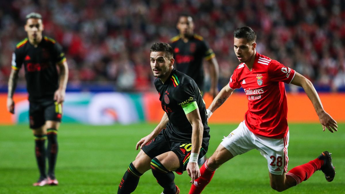 PAP/EPA / JOSE SENA GOULAO / Na zdjęciu: Dusan Tadić (z lewej) i Julian Weigl