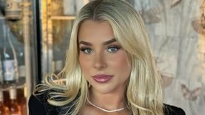 "Kobieta marzeń". Zachwycają się jej urodą. To znana piłkarka