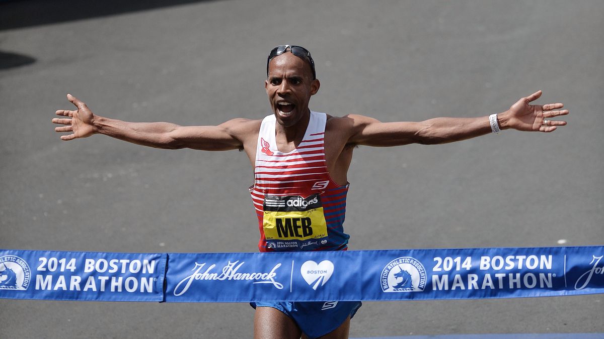 Meb Keflezighi wygrywa maraton w Bostonie w 2014 r