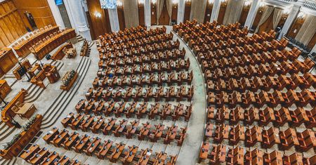 Wybory do Parlamentu Europejskiego 2024. Kto startuje i jak głosować?