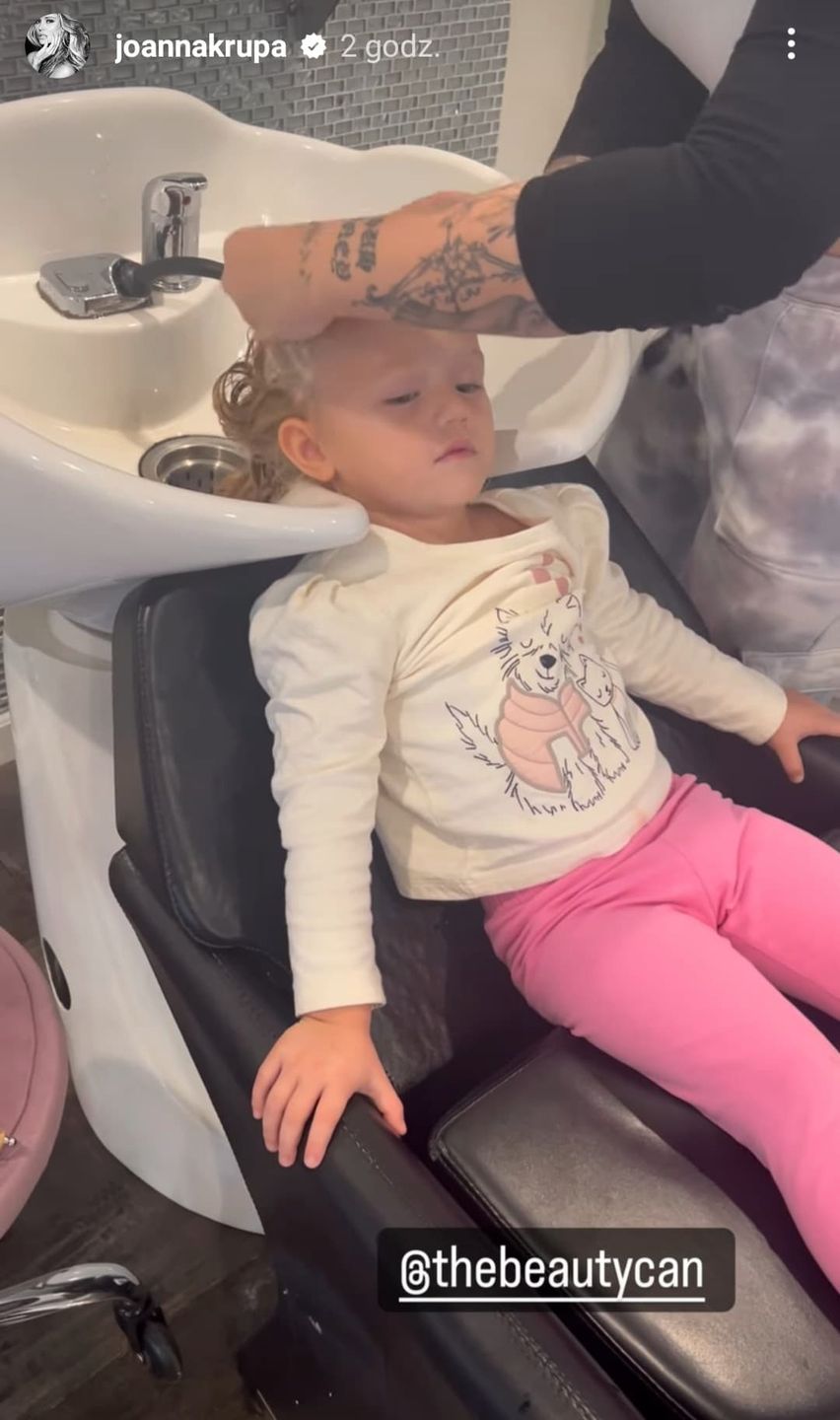 Asha i Joanna Krupa u fryzjera