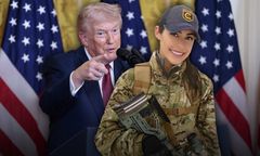 "Ameryko, obudź się". UFO, akta KGB i była modelka z karabinem