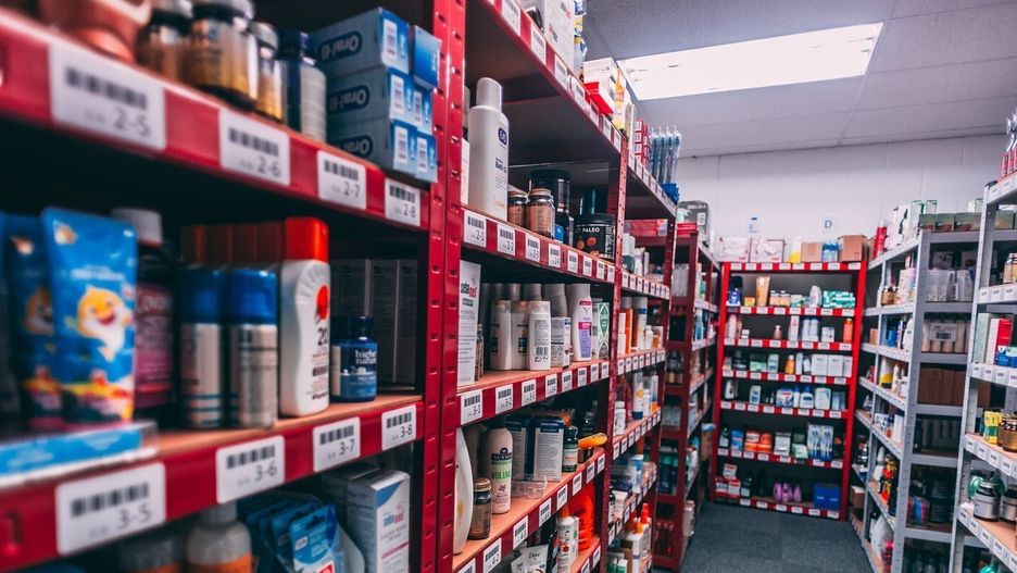 Magazyn apteki - zdjęcie ilustracyjne.