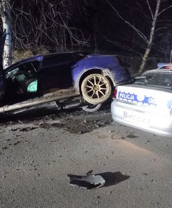 Pościg za audi. 24-latek rozbił radiowóz. Padły strzały