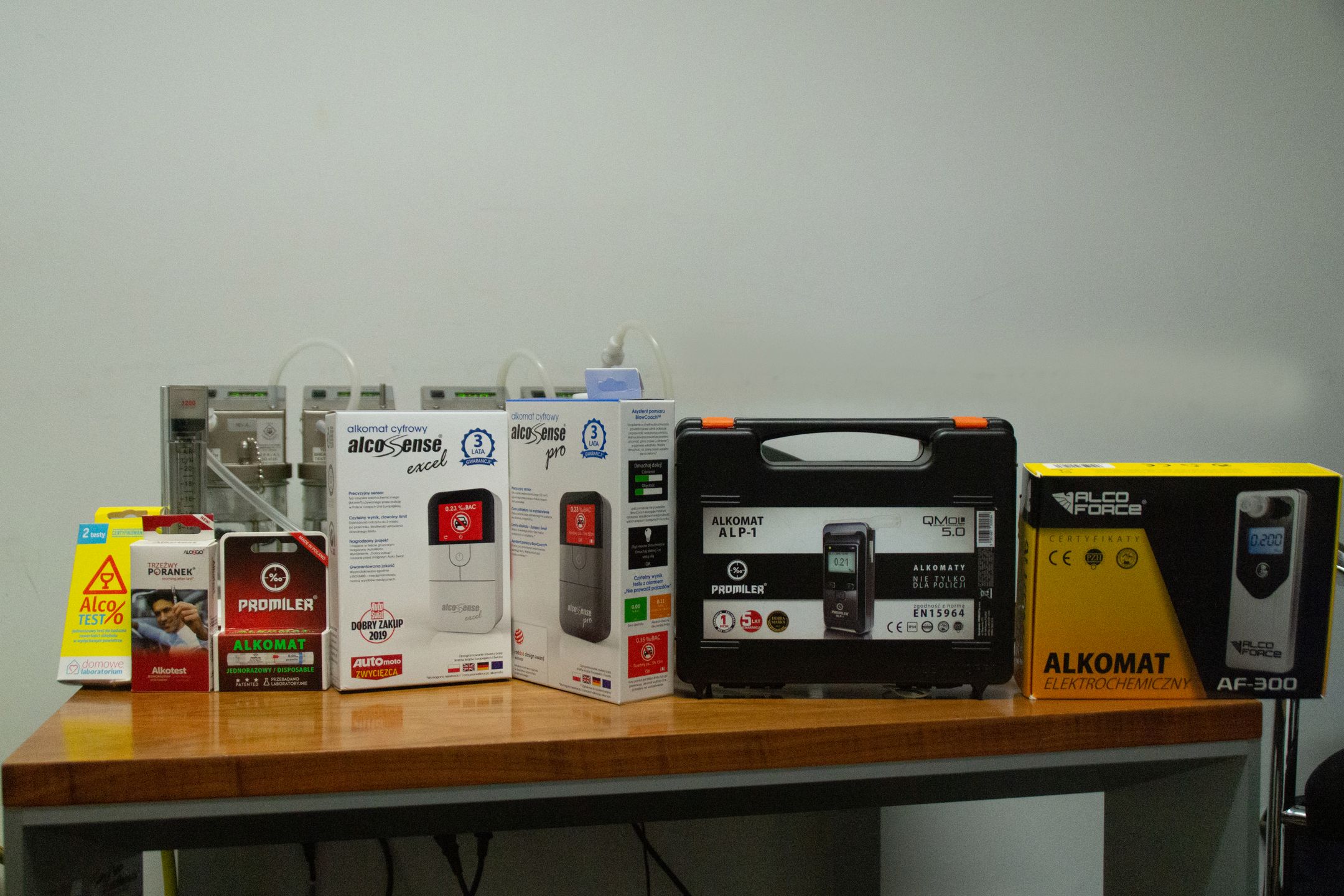 Do badań wykorzystałem zarówno jednorazowe alkotesty, jak i elektroniczne alkomaty z różnych półek cenowych