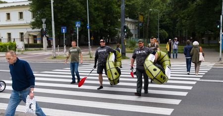 Warszawa. Do góry kulami. Twardziele pomagają dzieciom