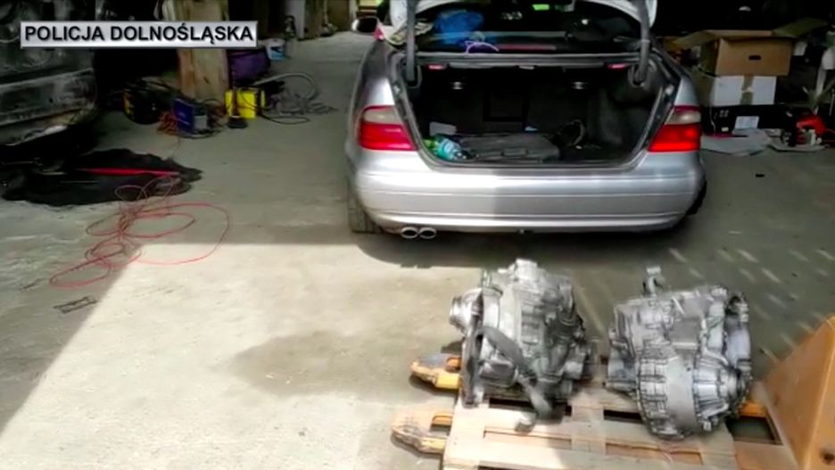 Dolny Śląsk. Policja odzyskała skradzione pojazdy. Cztery osoby zatrzymane