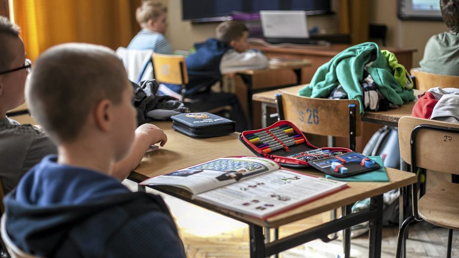 Nauczanie w klasach I-III odbywa się zazwyczaj stacjonarnie 