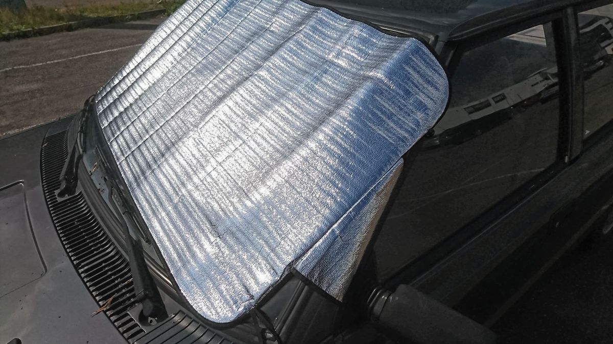 Taka zasłona bywa przydatna w upały