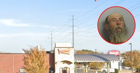 Koszmar w sieci fast- food. Napastnik wbił w głowę mężczyzny kij z flagą amerykańską