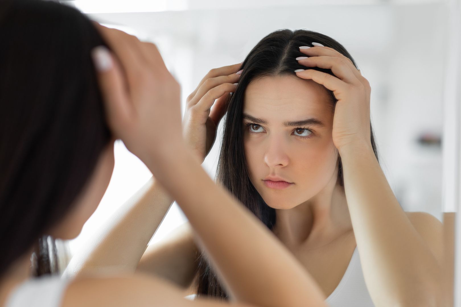 Woman having problem with hair loss
Woman having problem with hair loss
bymuratdeniz