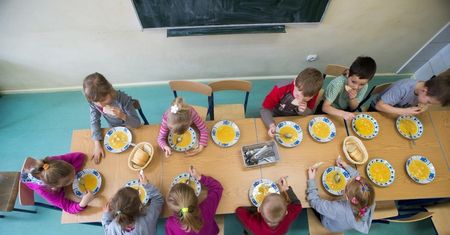 Nie ma chętnych do pracy w przedszkolach. Więcej zarobi się na kasie w sklepie