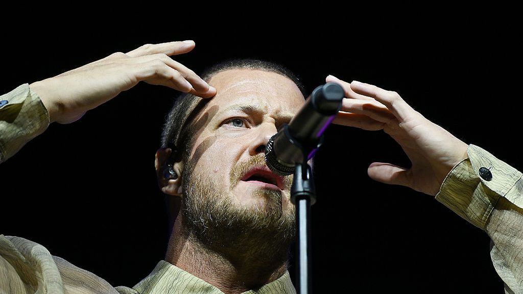 Wokalista Imagine Dragons cierpi na chorobę kręgosłupa