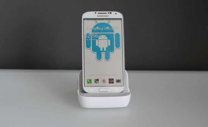 Andromium zamienia smartfona w komputer: oto gadżet, którego powinien bać się Amazon, Google i Apple. Teoretycznie 2