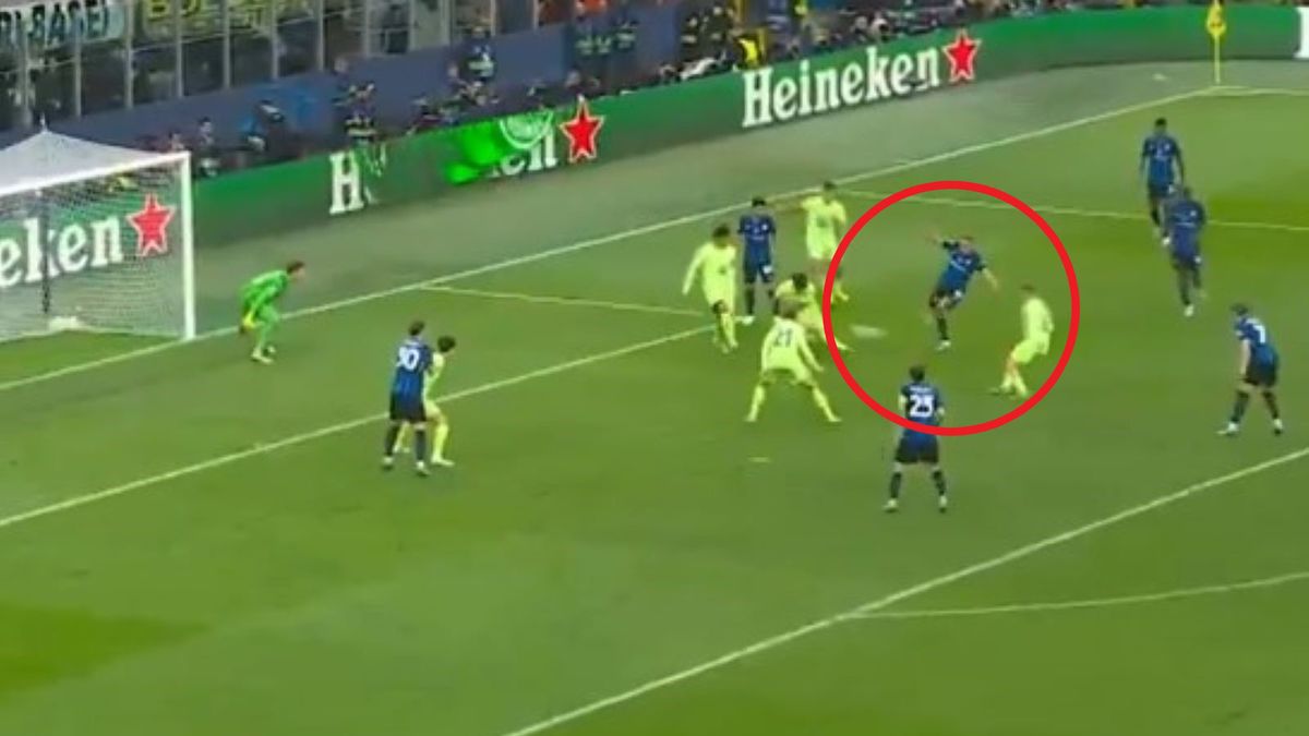 Twitter / x.com/CANALPLUS_SPORT / Na zdjęciu: Davide Frattesi zdobywa gola w meczu LM z Barceloną