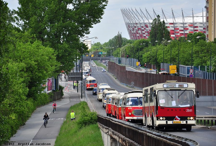 Warszawskie autobusy na kartach historii
