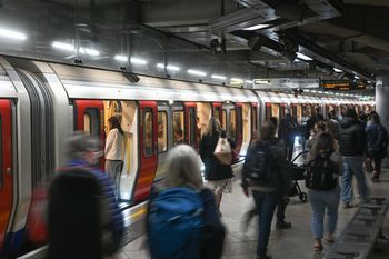 Brexit miał zatrzymać migrację. Efekt zaskoczył Brytyjczyków