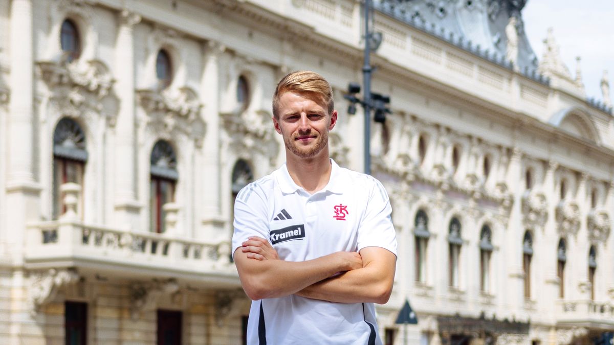 Materiały prasowe / Wojciech Pakulski / ŁKS Łódź / Na zdjęciu: Sebastian Ernst