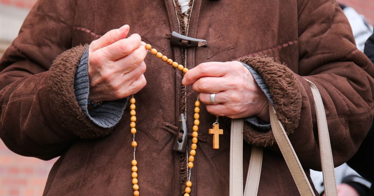 Różaniec zamiast jogi? "To jest forma medytacji. Ma wprowadzić człowieka w jakąś mantrę". 7 października to święto Matki Bożej Różańcowej