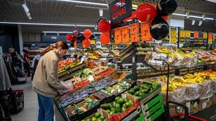 Sklepy robią coraz więcej promocji dla konsumentów. Następuje renesans gazetek promocyjnych