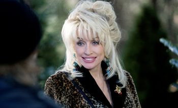 Odeszła wielka legenda. Niezapomniane role Dolly Parton