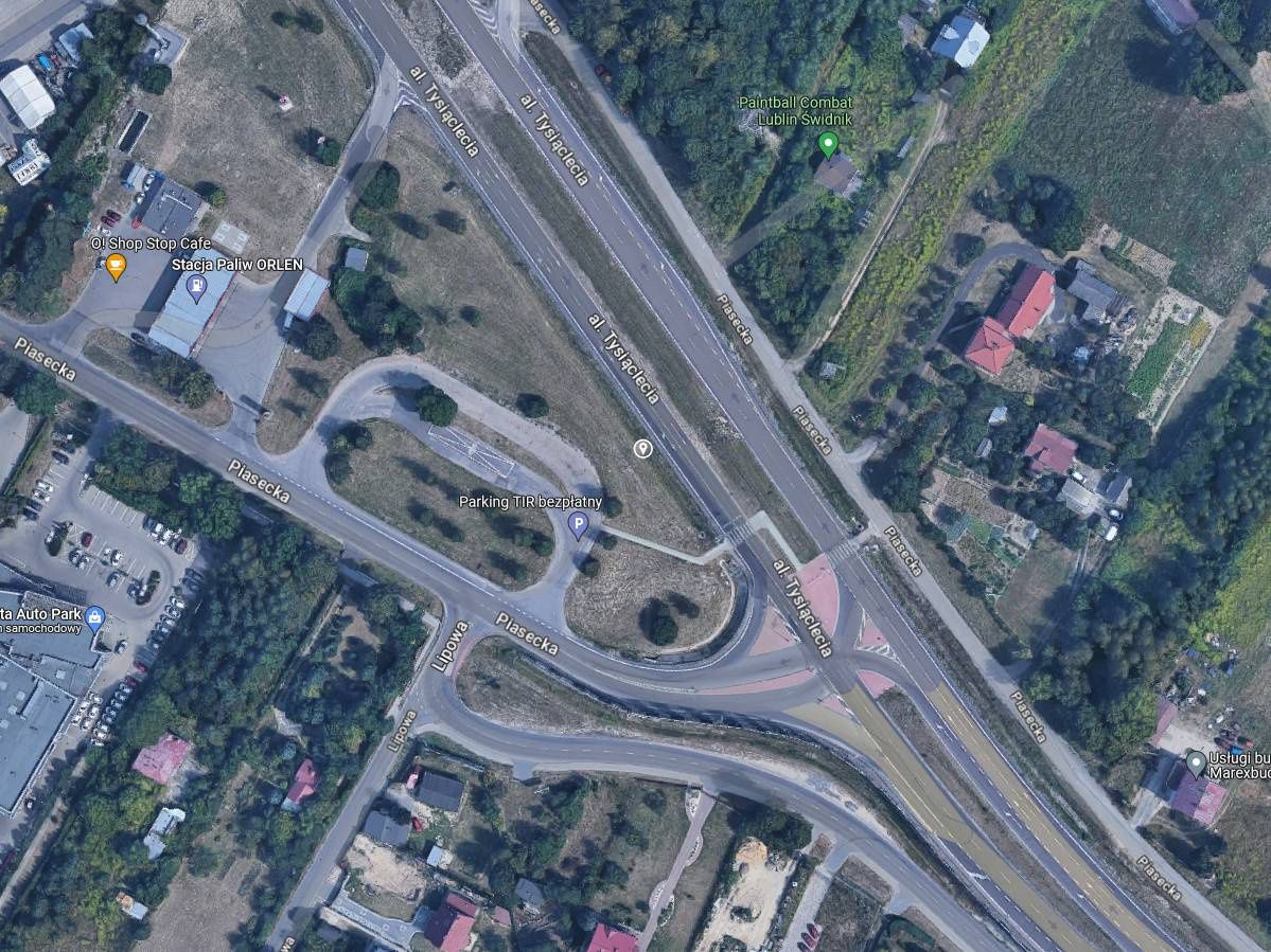 Pinezką oznaczona lokalizacja fotoradaru na wylocie z Lublina w kierunku Chełma