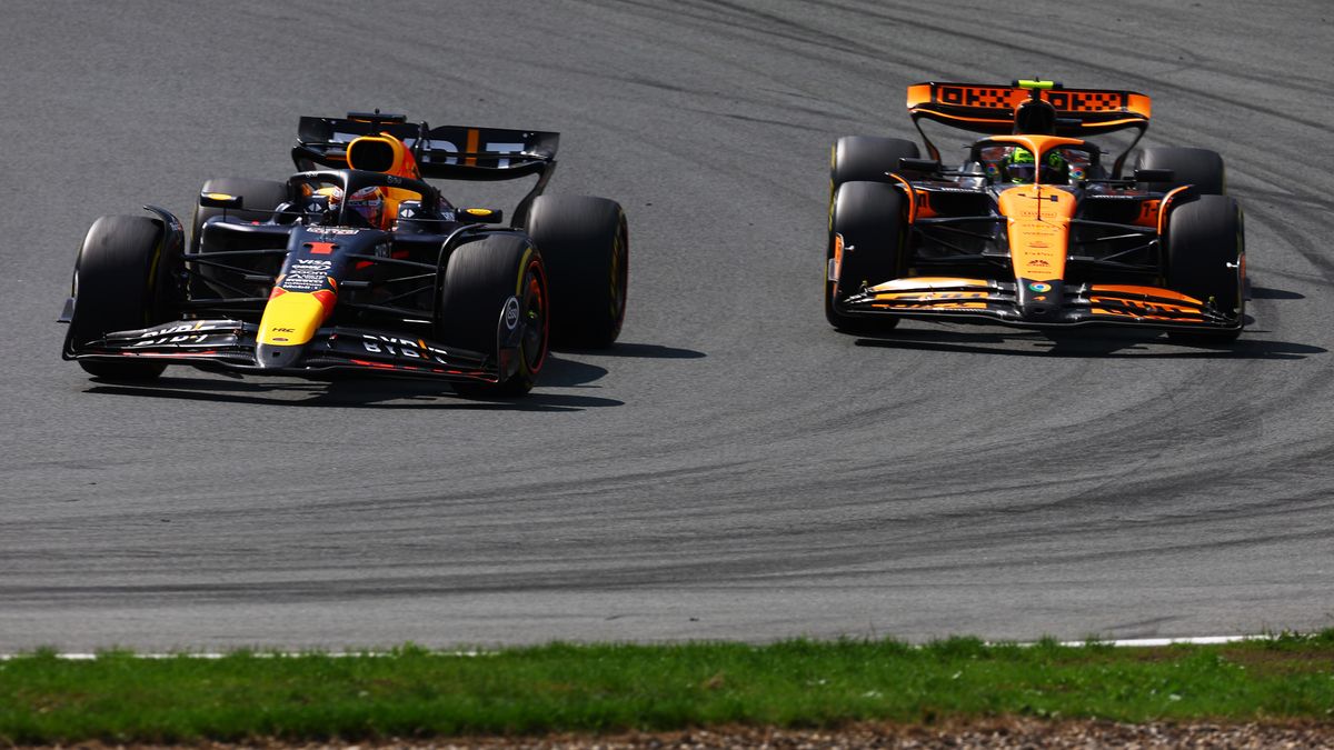 Materiały prasowe / Red Bull / Na zdjęciu: Max Verstappen (z lewej) i Lando Norris